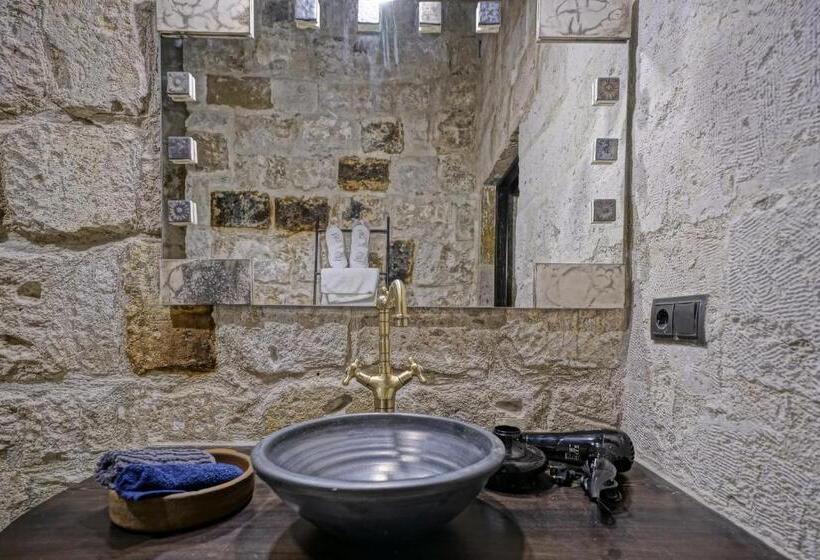 اتاق لوکس با چشم‌انداز, Arinna Cappadocia