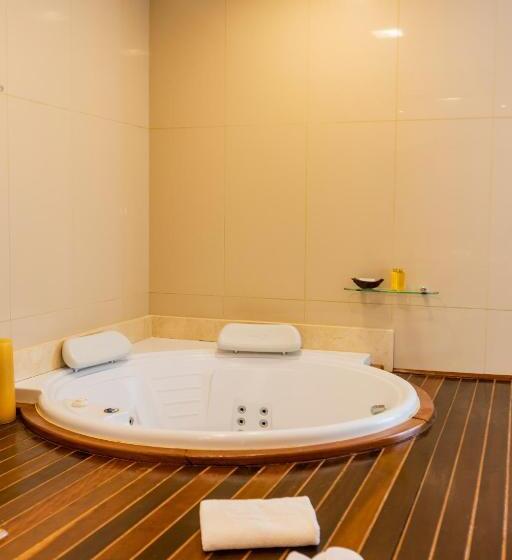 سوییت با چشم‌انداز کوه, Bendito Cacao Resort & Spa