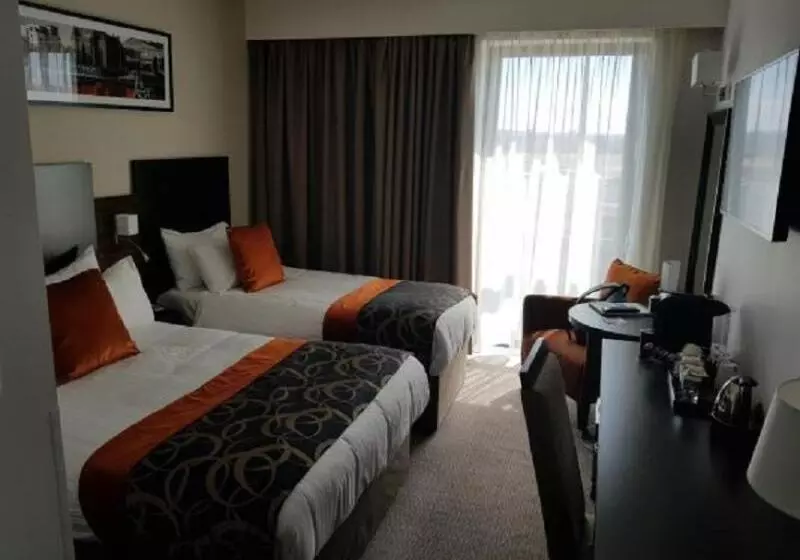 اتاق اجرایی, Clayton Hotel Cardiff