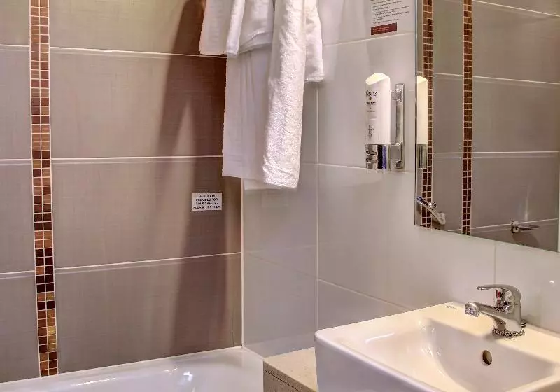اتاق لوکس, Clayton Hotel Cardiff