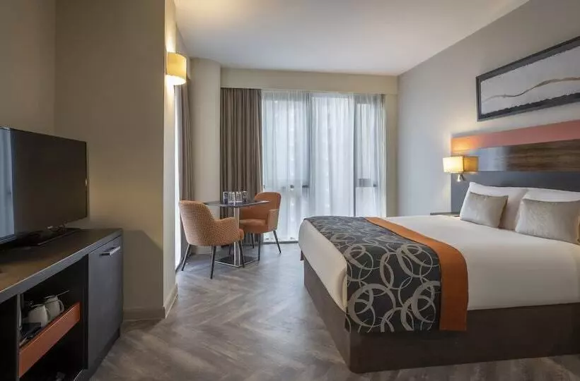 اتاق اجرایی, Clayton Hotel Cardiff
