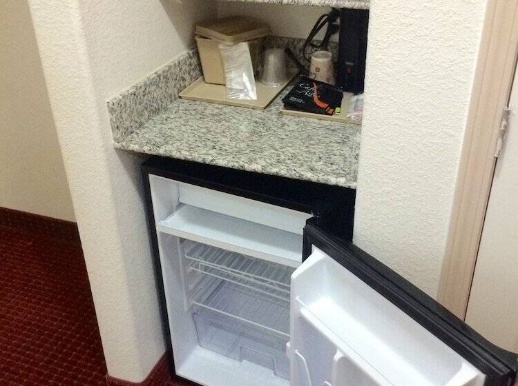 スイート, Comfort Inn & Suites Chesapeake  Portsmouth