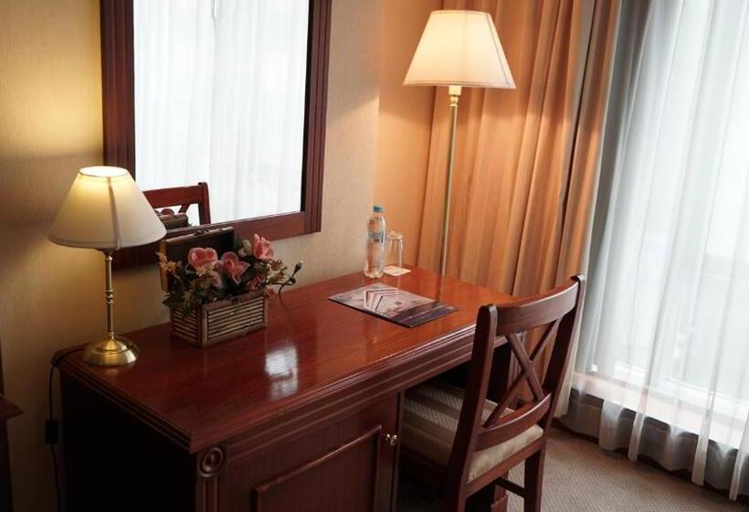 标准间, Emperador