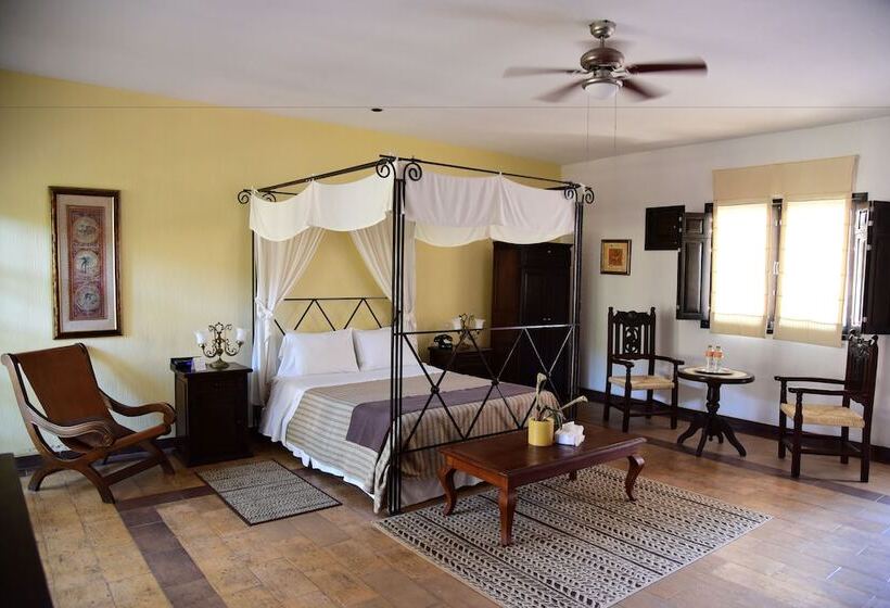 جناح, Hacienda La Magdalena