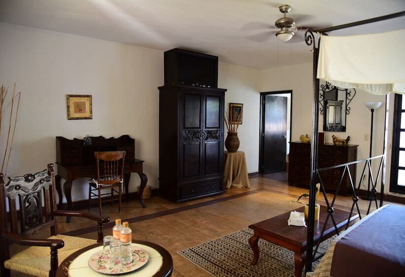 جناح, Hacienda La Magdalena