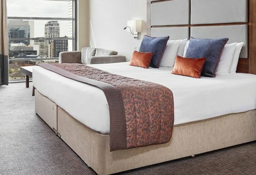 غرفة تنفيذية, Leonardo Royal  London Tower Bridge