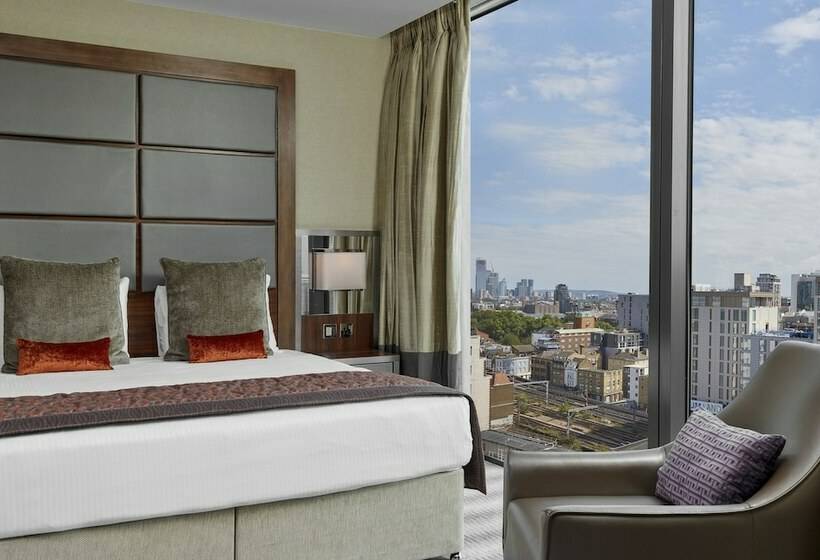 غرفة تنفيذية, Leonardo Royal  London Tower Bridge