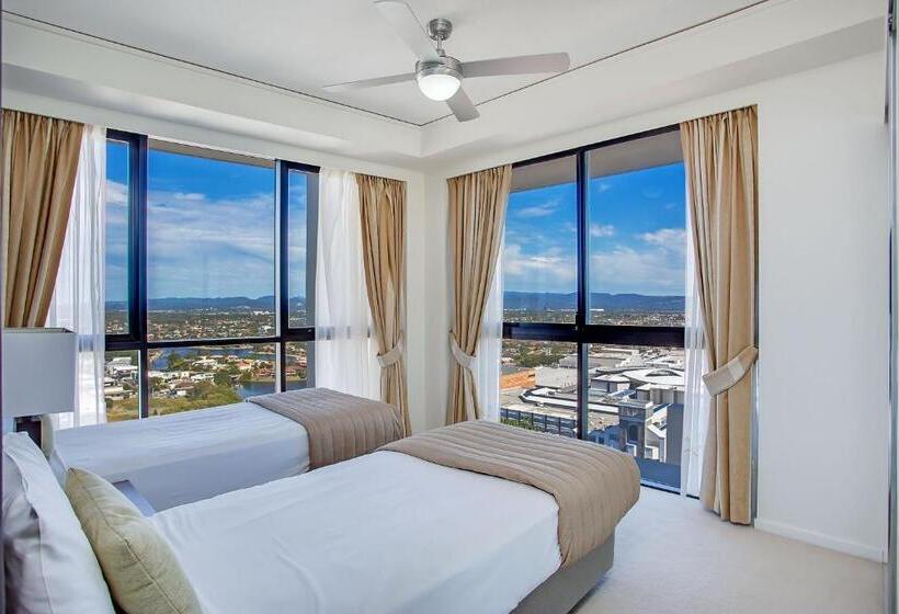 带3个卧室带海景的公寓, Mantra Sierra Grand