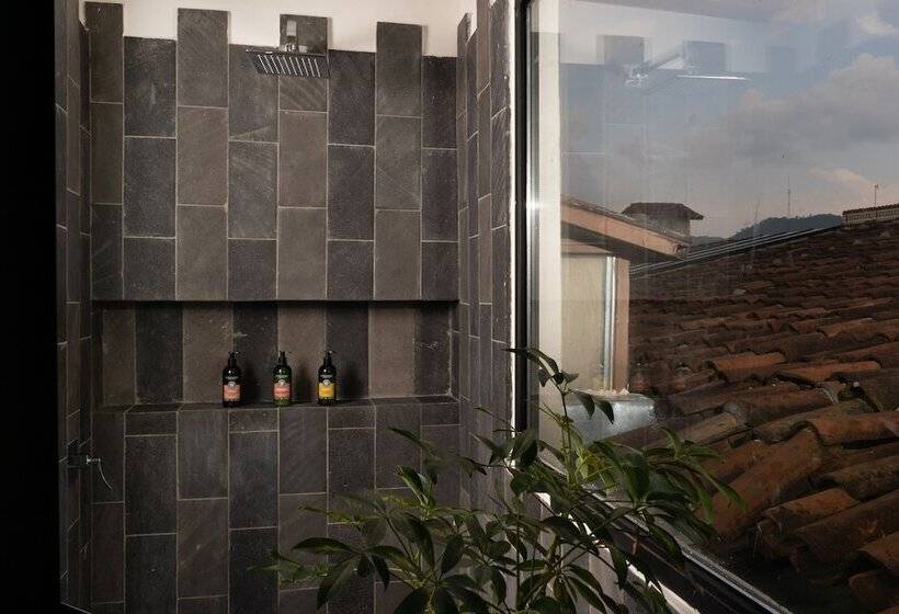 Suíte Deluxe, Sombra Del Agua