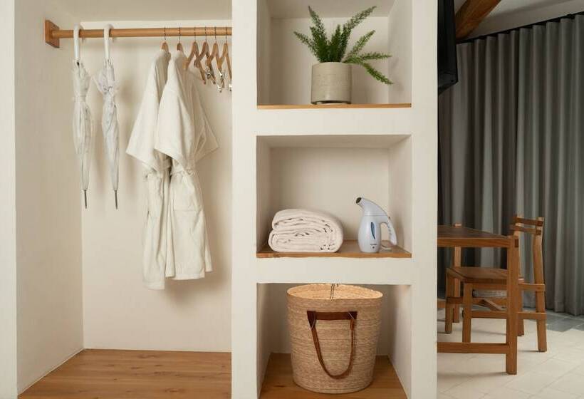 디럭스 스위트, Sombra Del Agua