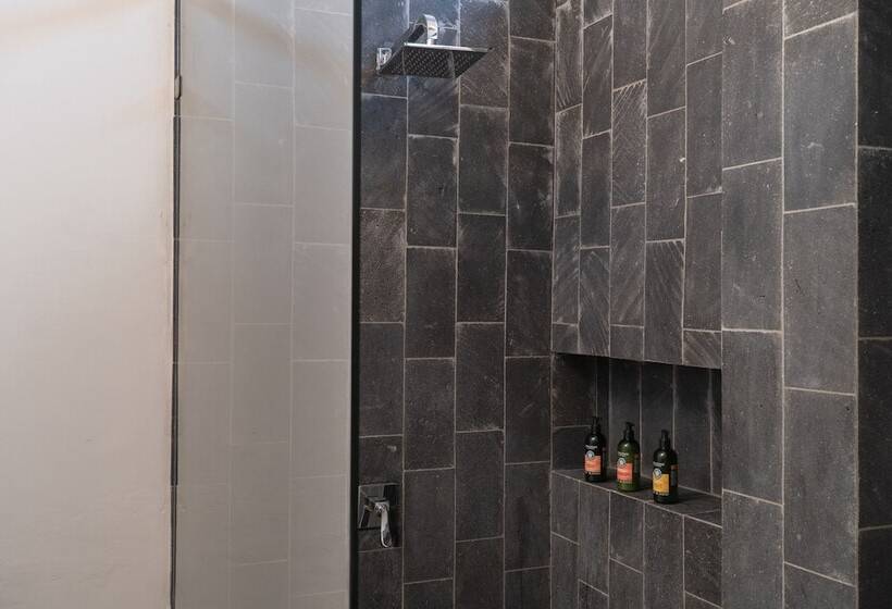 Suíte Deluxe, Sombra Del Agua