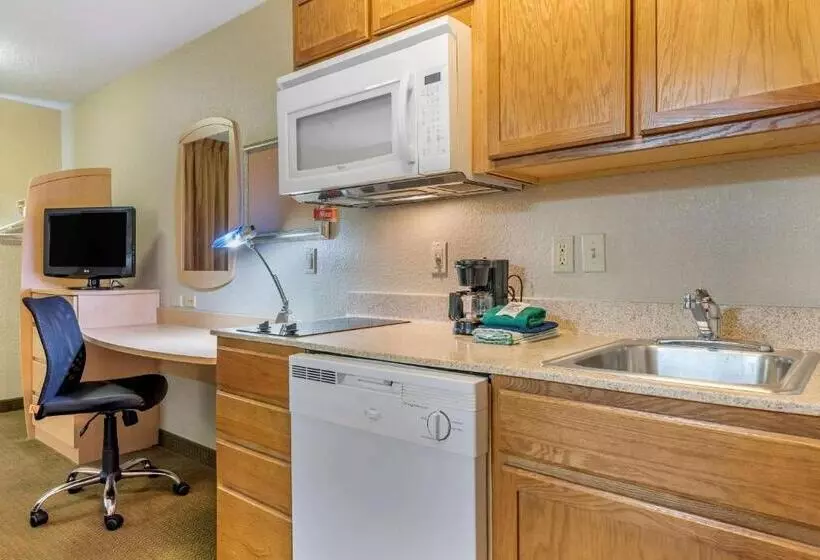 اتاق استاندارد, Suburban Studios South Bend
