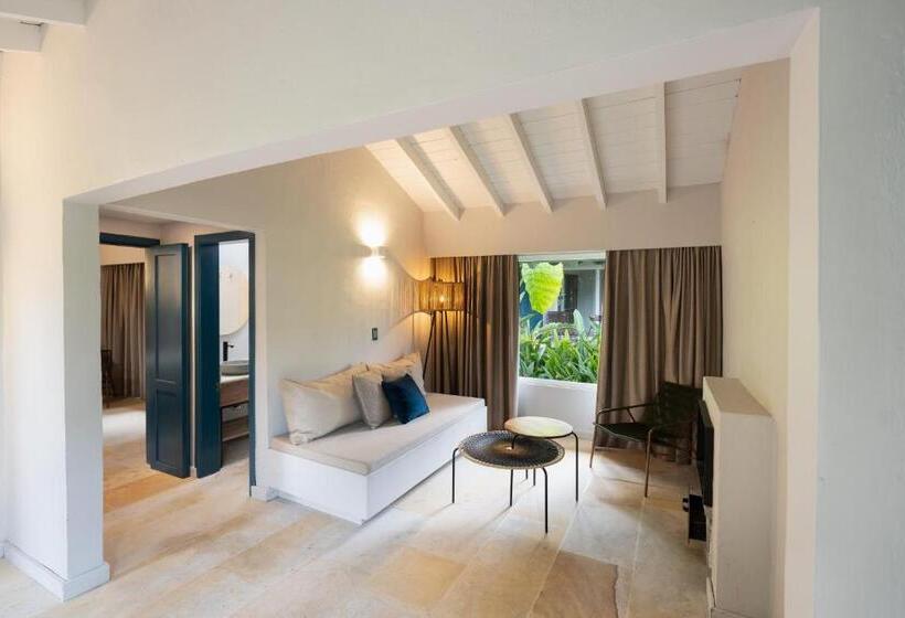 Полулюкс, Termales El Otoño