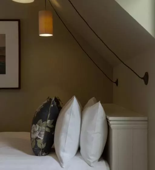 クラシックマウンテンビュールーム, The Glencoe Inn