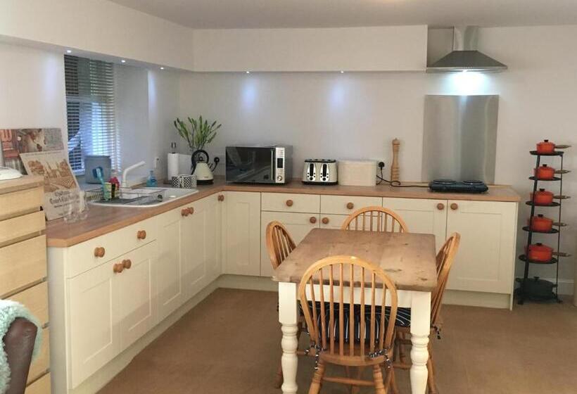 Студио Стандарт Кровать Кинг, Invernairne