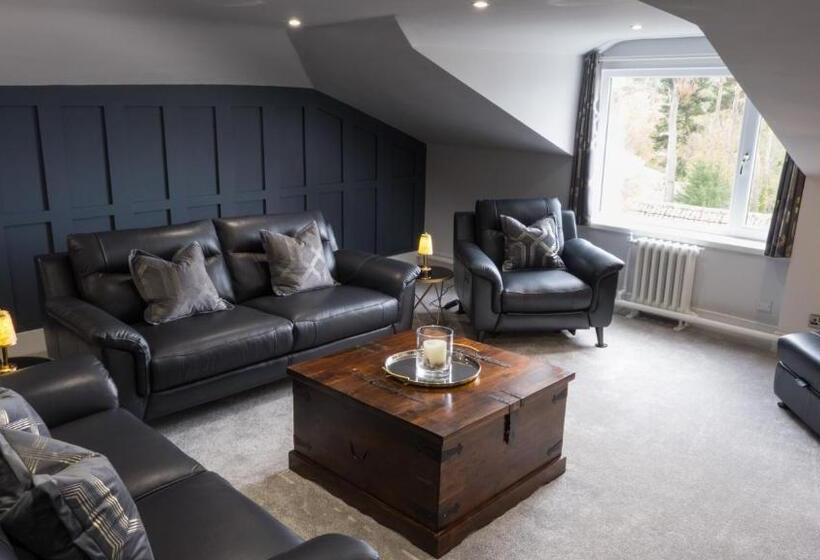 Апартаменты Пентхаус 1 Спальня, Invernairne