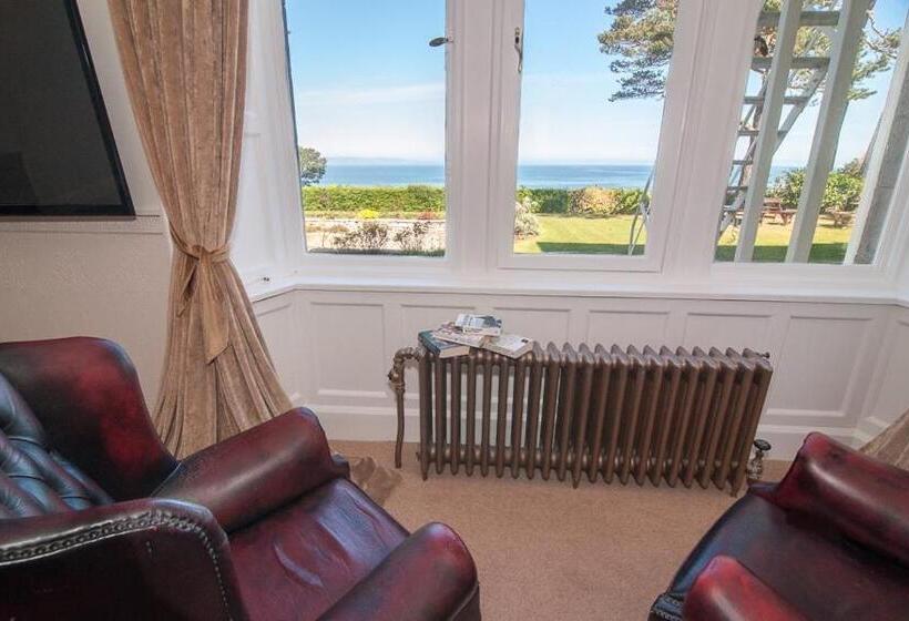 Полулюкс Вид на Море, Invernairne