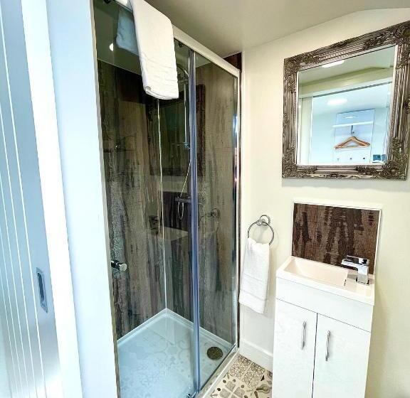 Номер Economy Индивидуальный, Invernairne