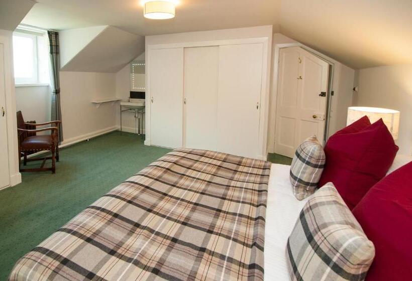 1 Bedroom Penthouse Apartment, Invernairne