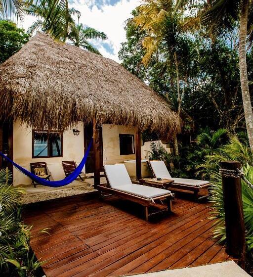 בקתה דלוקס, Rancho Encantado