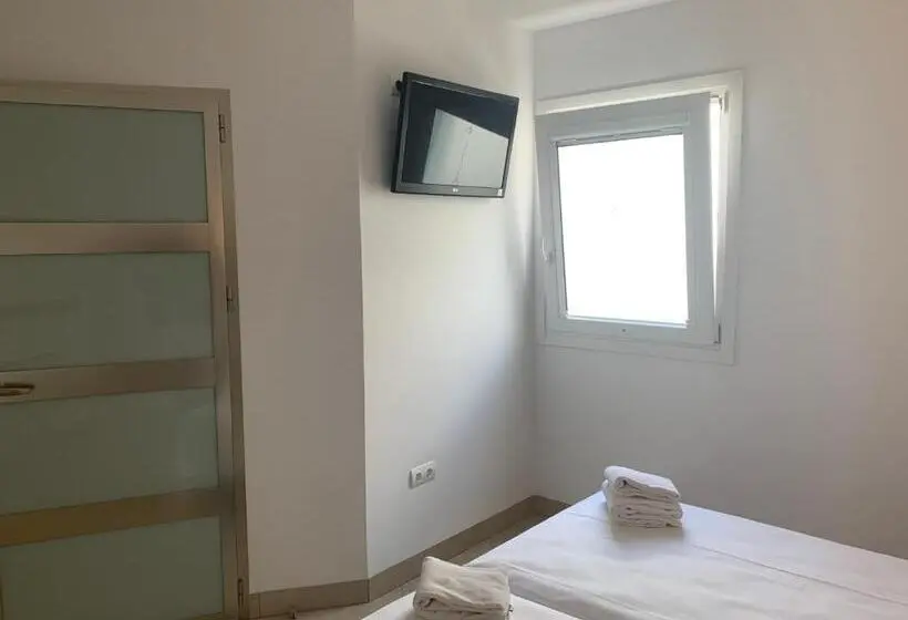 اتاق استاندارد برای معلولان, Hostal Tarifa  Recepcion Abierta Las 24h