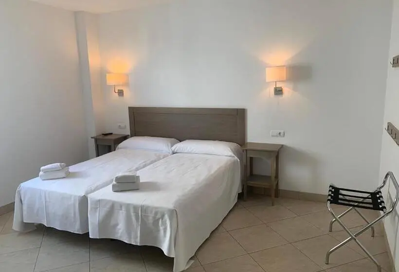 اتاق استاندارد برای معلولان, Hostal Tarifa  Recepcion Abierta Las 24h