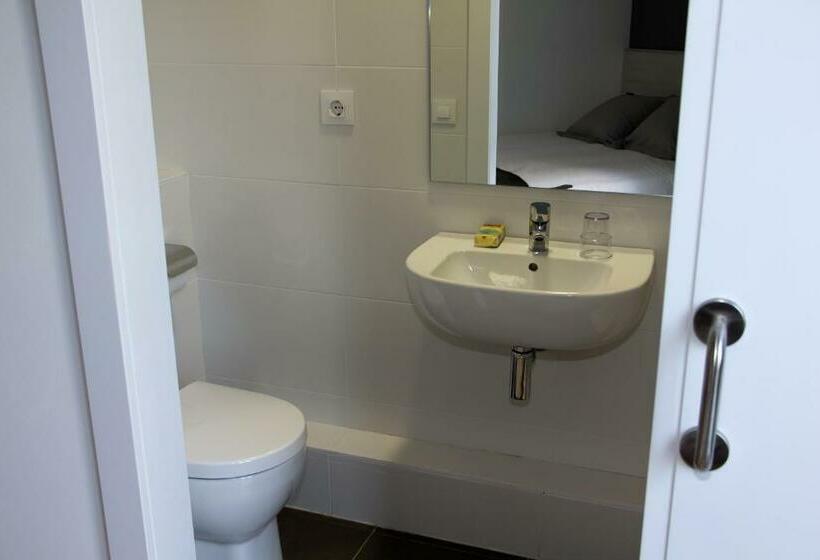 Номер Стандарт с Террасой, Hostalin Barcelona Diputacion