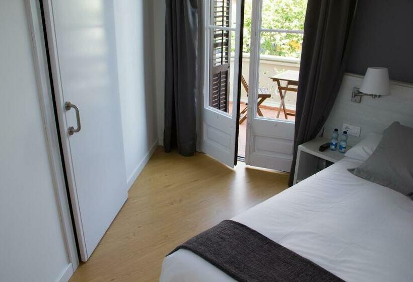 Номер Стандарт с Террасой, Hostalin Barcelona Diputacion