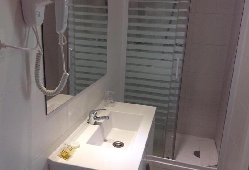 Номер Стандарт, Hostalin Barcelona Diputacion