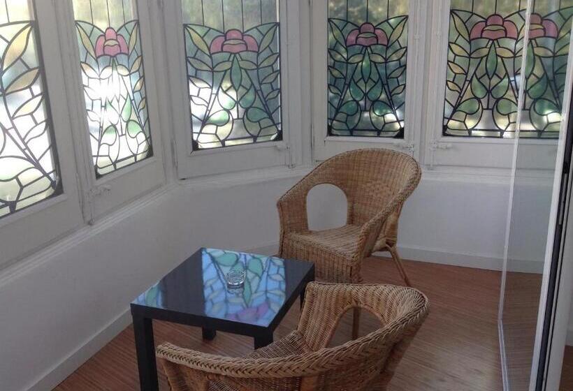 Номер Стандарт, Hostalin Barcelona Diputacion