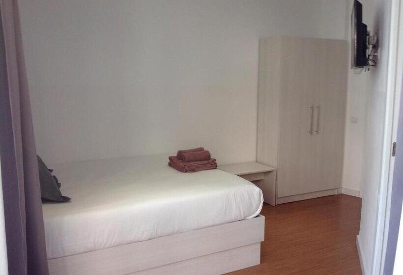 Номер Стандарт, Hostalin Barcelona Diputacion