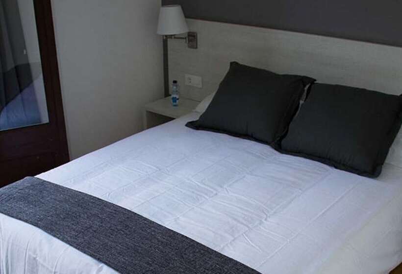 Номер Стандарт, Hostalin Barcelona Diputacion