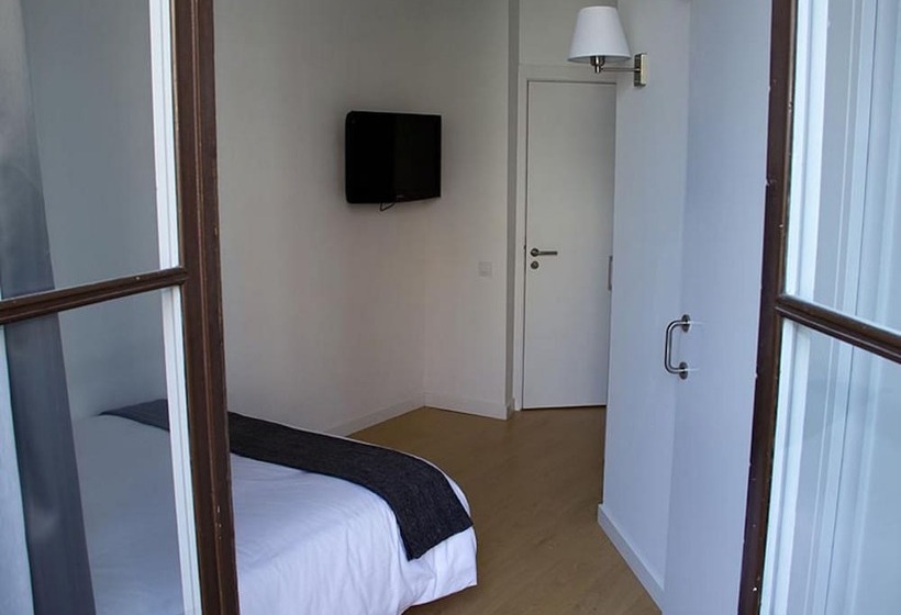 Номер Стандарт с Балконом, Hostalin Barcelona Diputacion