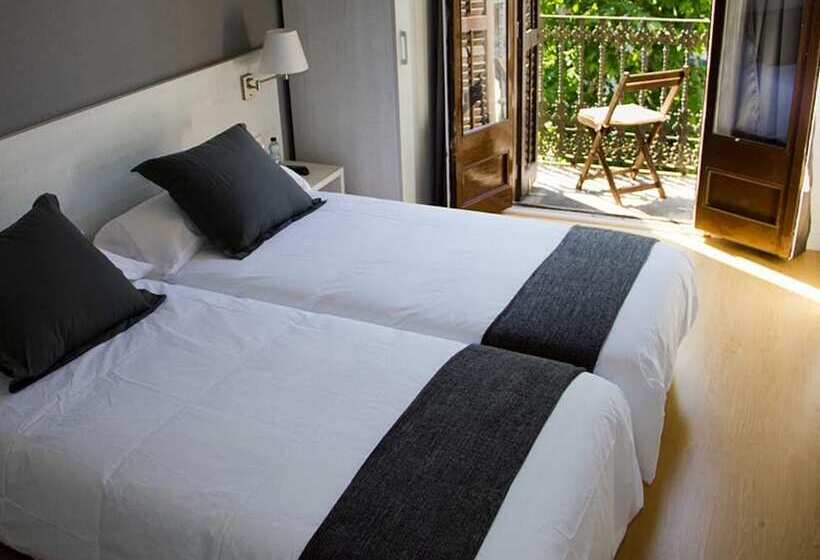 Номер Стандарт с Балконом, Hostalin Barcelona Diputacion