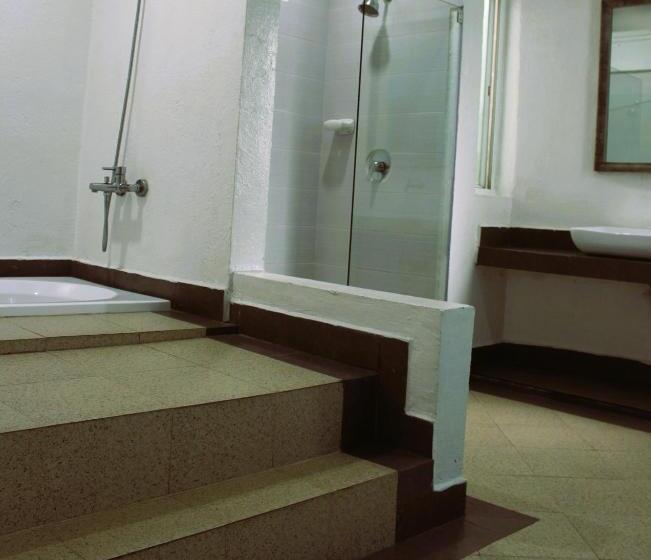 سوییت, Altaroca Mountain Resort Antipolo