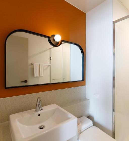 스위트, The Week & Resort