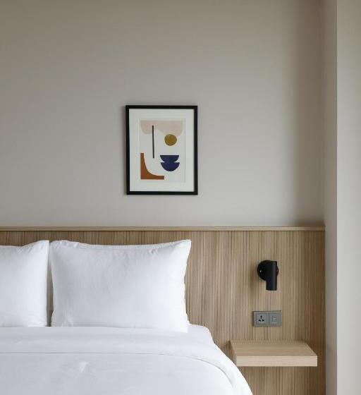 스위트, The Week & Resort