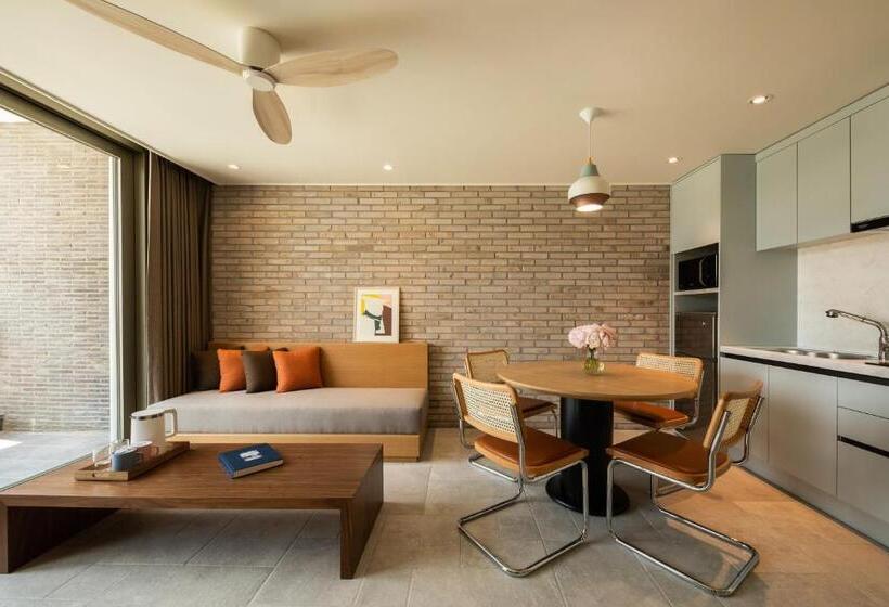 테라스 스위트, The Week & Resort