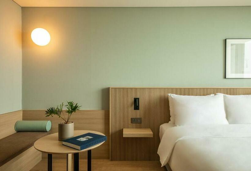 스탠다드 룸, The Week & Resort