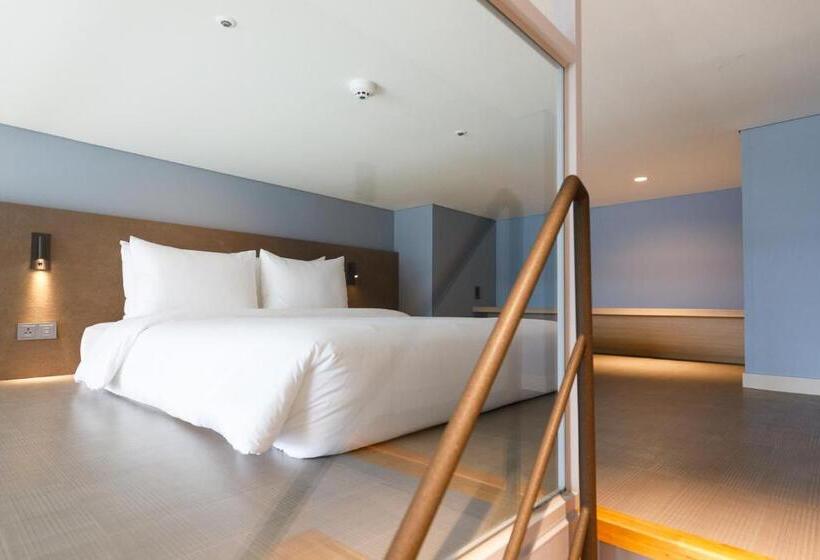 스탠다드 룸, The Week & Resort