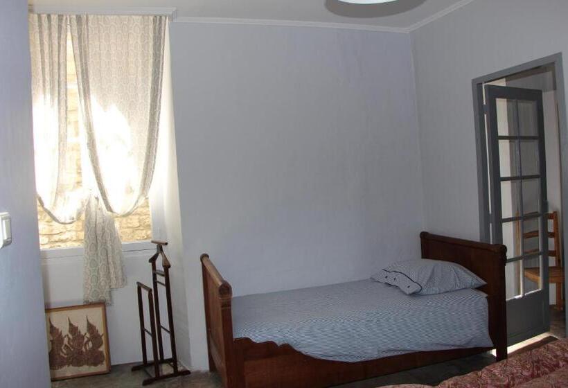 شقة غرفة واحدة, Maison Anila