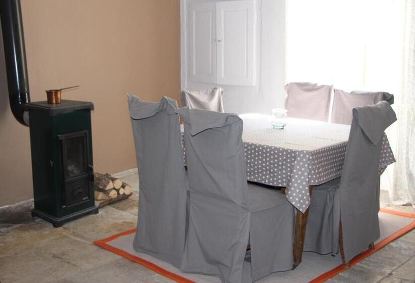 شقة غرفة واحدة, Maison Anila