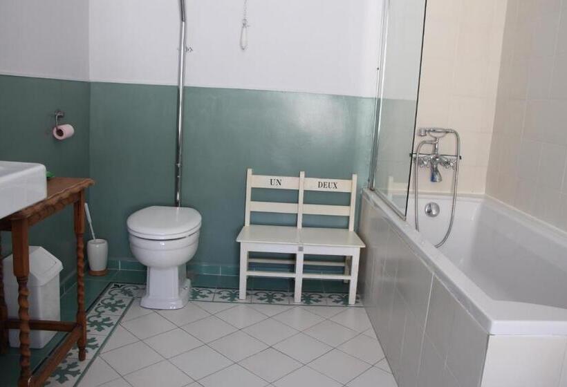 شقة غرفة واحدة, Maison Anila