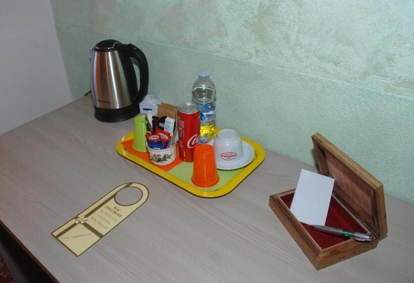 غرفة قياسية, La Cascina