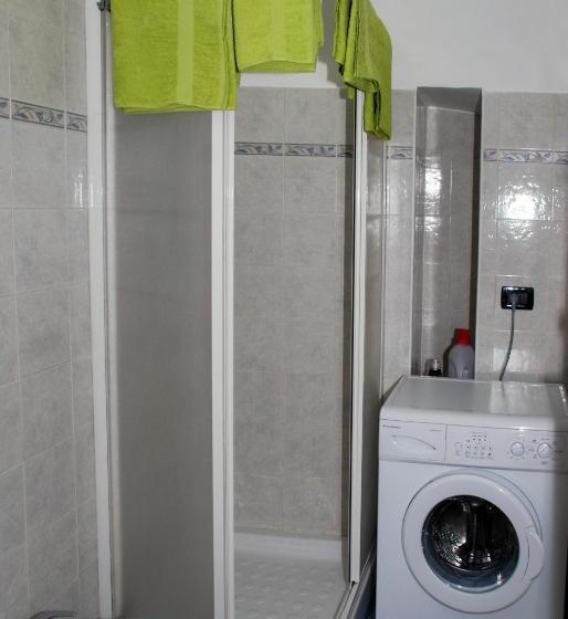 غرفة قياسية, La Cascina