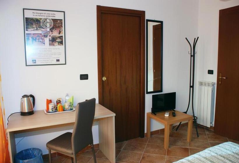 غرفة قياسية, La Cascina