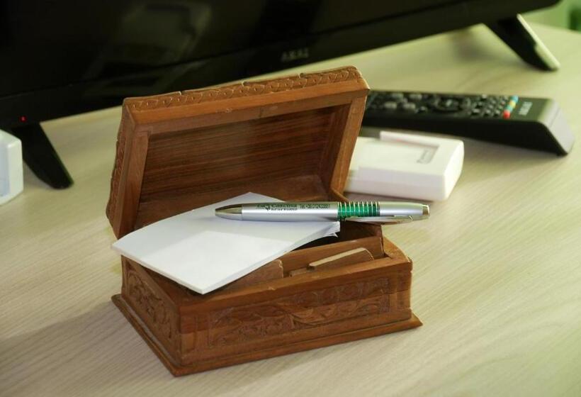 غرفة قياسية رباعية مزودة بشُرفة, La Cascina