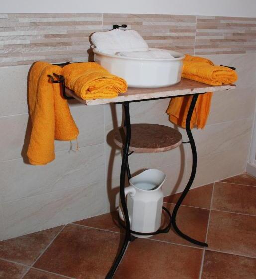 غرفة قياسية رباعية مزودة بشُرفة, La Cascina