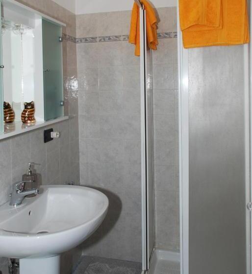 غرفة قياسية مطلّة علي حمام السباحة, La Cascina