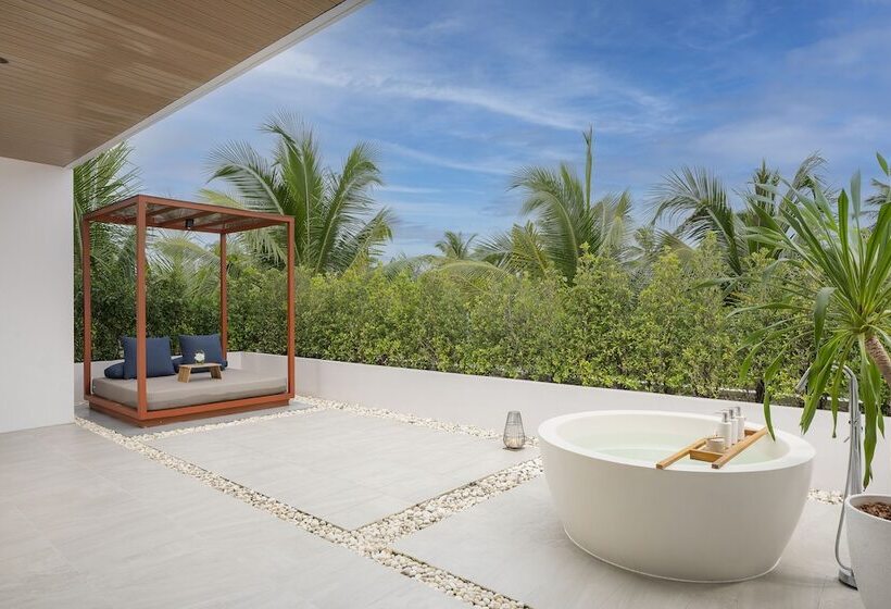 Люкс, Melia Phuket Mai Khao